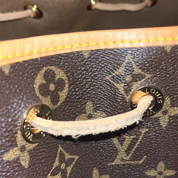 πΉπ€β’ 𫦠Louis Vuitton x GM x Lux for Thine Back Vibes - Picture 11 of 16